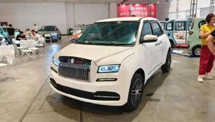 ¿Te comprarías un "Rolls-Royce" o un "Maybach" al precio de una moto?