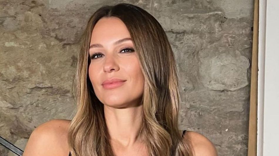 Con un look a crochet, Pampita adelantó el conjunto que será la gran tendencia del 2025