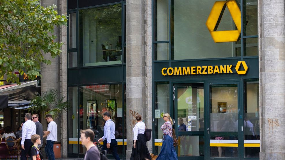 Commerzbank AG Ahead Of Earnings
        