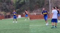 Dani Alves apareció públicamente con una camiseta de Boca