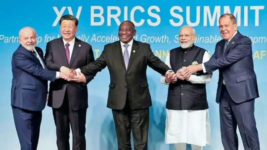 RDC: China e India llegan a la cumbre de los BRICS con fuertes tensiones por el liderazgo tecnológico