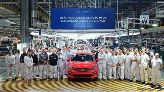 Industria automotriz en Córdoba: cómo postularte para ser uno de los 1.000 empleados que busca Stellantis