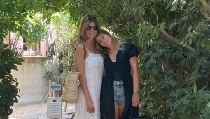 Dos gotas de agua: Juliana Awada se reencontró con su hija Valentina Barbier y sorprendieron con sus looks combinados