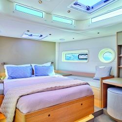 Navegando a máxima velocidad, el tren de olas que genera este nuevo diseño de Omikron es mínimo, ideal para el Delta.