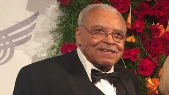 Murió a los 93 años el actor James Earl Jones, que dio su voz a Darth Vader