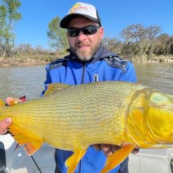 Por la temperatura muy baja del agua los dorados se mostraron aletargados y costó el pique, aunque buenas capturas se dieron.