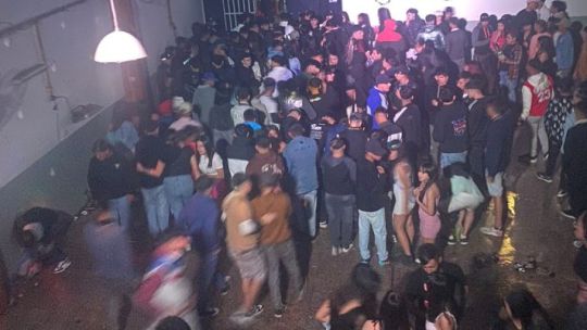 Fiestas clandestinas en Córdoba: Un negocio de $40 millones por evento y multitudes de hasta 2.500 personas