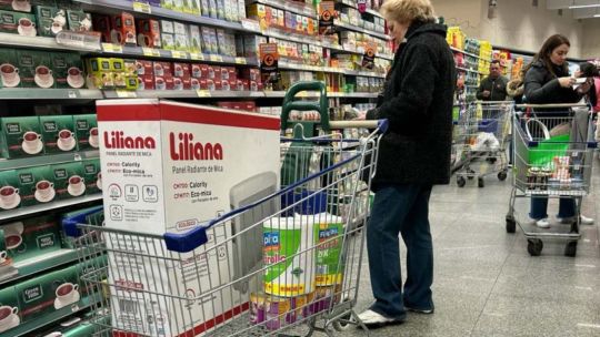 La confianza del consumidor cayó 1,1% en diciembre y frenó la recuperación de los meses previos
