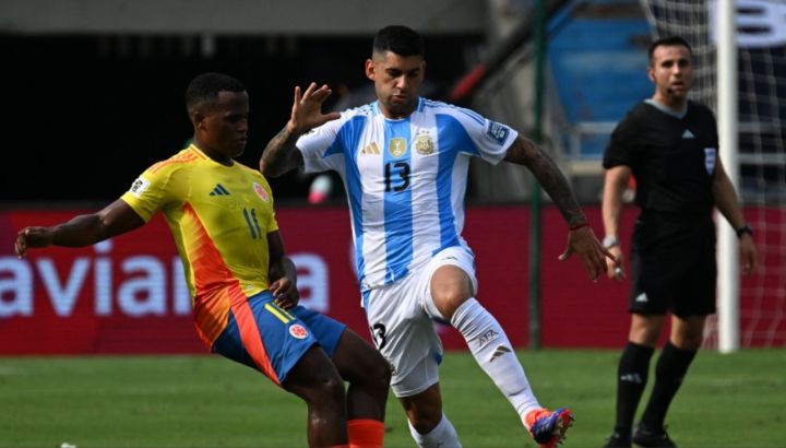 Cuti Romero gestos hinchada Colombia