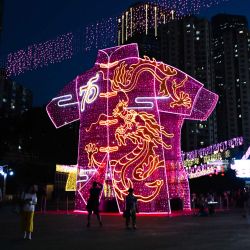 Linternas en exhibición en el Parque Victoria como parte de las celebraciones del Festival del Medio Otoño, en Hong Kong. | Foto:PETER PARKS / AFP