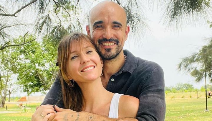 Nació la hija de Abel Pintos y Mora Calabrese: su primera foto