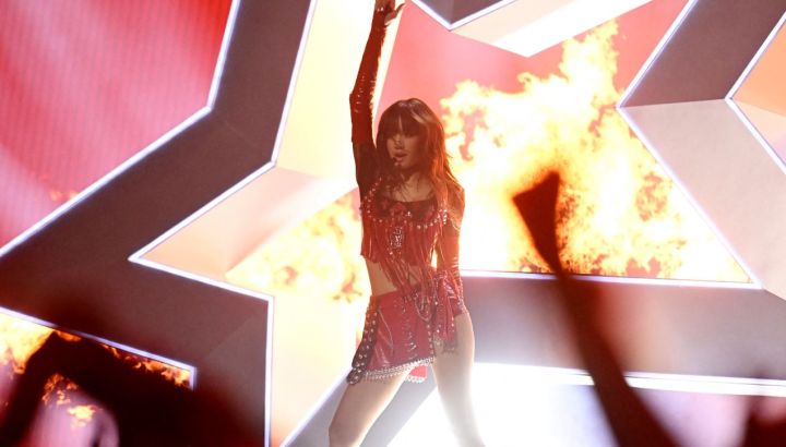 Lisa demostró su estatus de ROCKSTAR en el escenario de los MTV Video Music Awards 2024 con una actuación demoledora