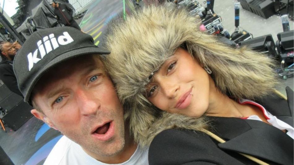 Chris Martin de Coldplay, y Tini Stoessel