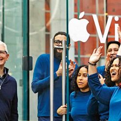 Tim Cook, heredero del imperio Apple, se convirtió en los últimos años en un verdadero ídolo adolescente. | Foto:Cedoc