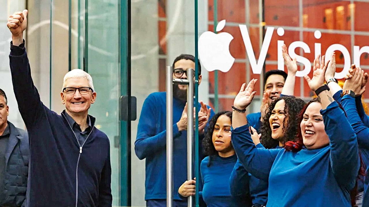 Tim Cook, heredero del imperio Apple, se convirtió en los últimos años en un verdadero ídolo adolescente. | Foto:Cedoc