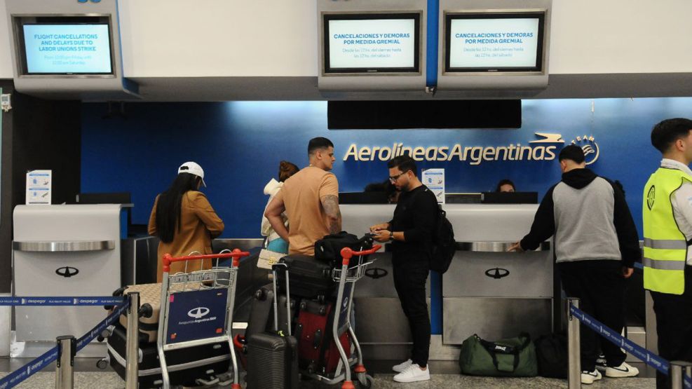 Paro por 24 horas por los gremios de pilotos