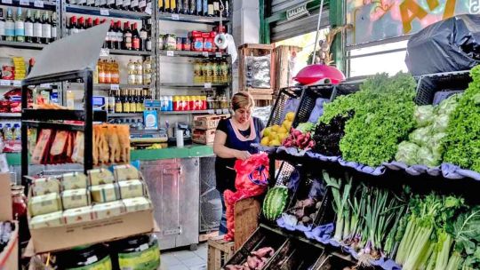 Menos trámites, costos y burocracia para habilitar un comercio en la Ciudad