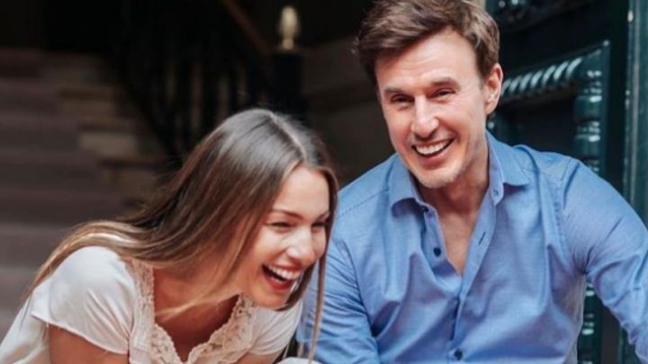 Pampita y Roberto García Mortián