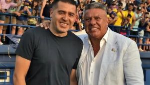 Juan Román Riquelme junto a Chiqui Tapia