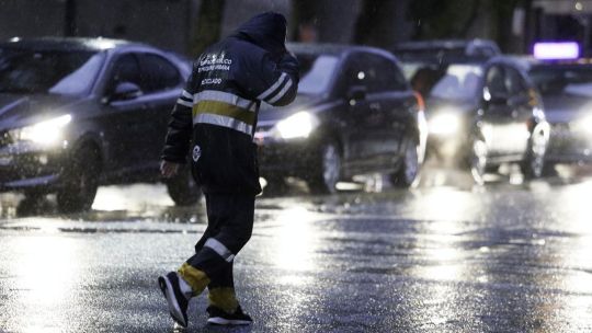 AMBA bajo agua: hay alerta amarilla y cayó granizo en algunas zonas del conurbano