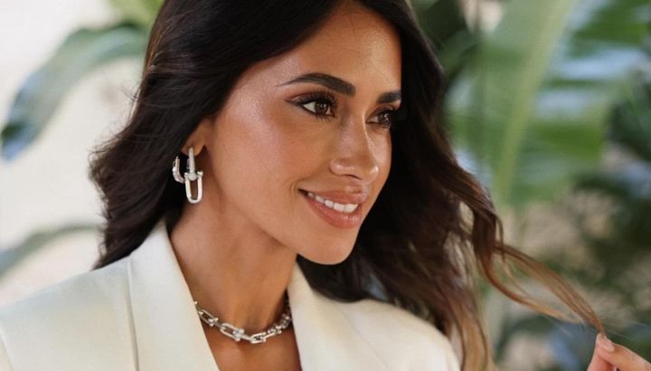 Antonela Roccuzzo deslumbró al combinar su look clásico con joyas de lujo