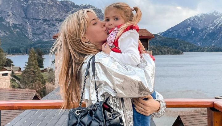 Chloe Insaurralde, la hija de Jesica Cirio, reveló qué siente cuando ve a su mamá en la televisión