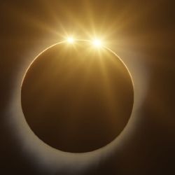 Se trata de un eclipse solar anular, conocido popularmente como el “Anillo de Fuego”, 