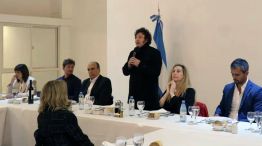 Javier Milei en el asado junto a los diputados