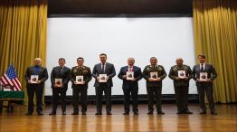 Luis Petri visitó la Industrial de la Marina de Perú