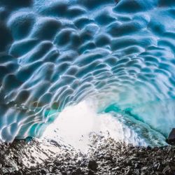 Los túneles de hielo se forman sólo en el verano.