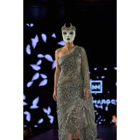 SCULPTURE MASK LLEGA AL NYFW DE LA MANO DE PANNI MARGOT