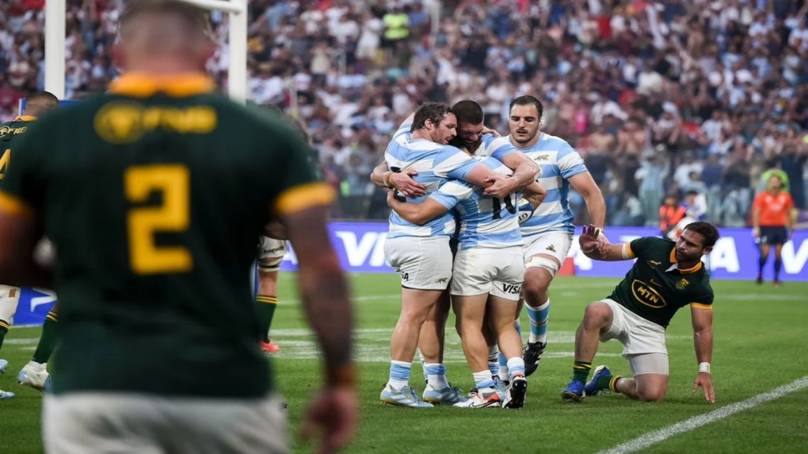 El sueño de Los Pumas se mantiene intacto: le ganaron al bicampeón del mundo Sudáfrica 29 a 28
