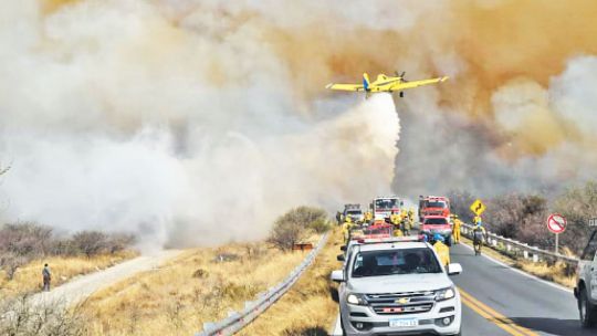 Córdoba en llamas: evacuados, casas quemadas y rutas cortadas