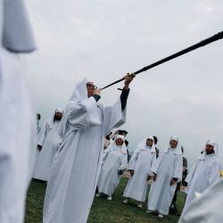Los druidas se reúnen en Primrose Hill, en Londres, para celebrar el equinoccio de otoño. | Foto:BENJAMIN CREMEL / AFP