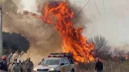 Bomberos que son agredidos en las sierras