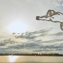 On the coastline, an artwork by Hernán Marina.