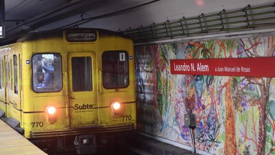 Los metrodelegados liberarán molinetes en la Línea B y advierten que podrían profundizar las medidas de fuerza