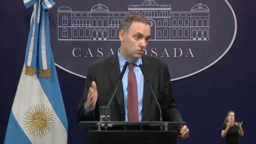 Conferencia de prensa de Manuel Adorni vocero presidencial 