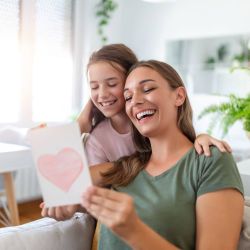 Estás son algunas ideas de regalos para mamá.