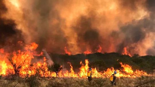 Incendios forestales: siguen activos dos focos de fuego en Córdoba