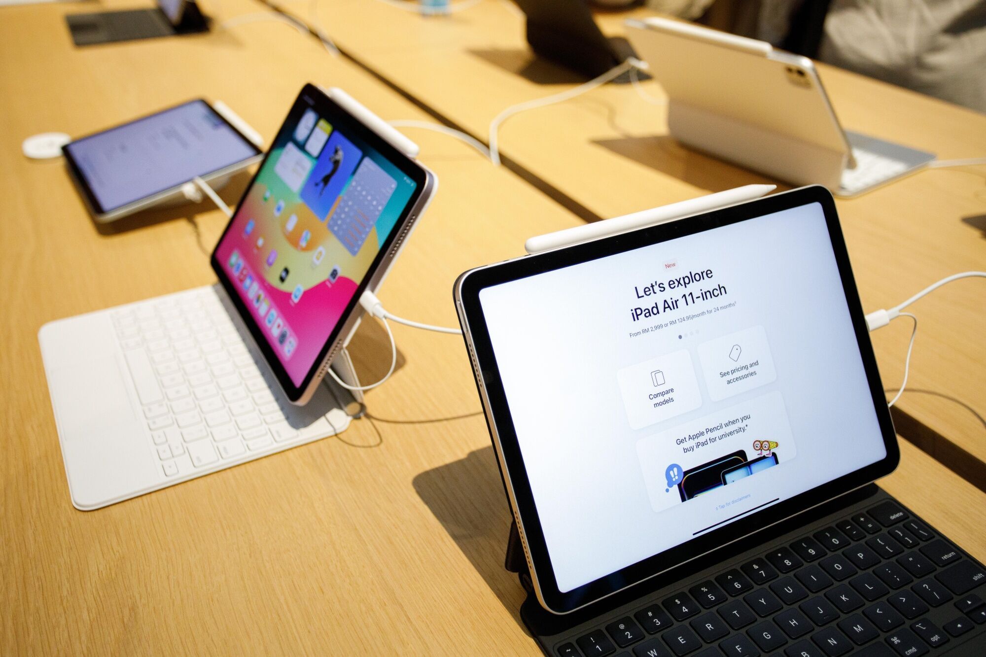Apple Opens Malaysia Store in Southeast Asia Push
