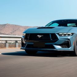 Ford celebra los 60 años del Mustang con la llegada al país del GT Performance V8.