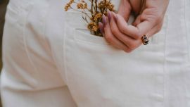 Los jeans anchos color blanco que son la tendencia en primavera