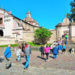 Imperdible recorrido a través de seis establecimientos cordobeses de los siglos XVII y XVIII para adentrarnos en la cultura de los habitantes de la región mucho antes de que la Argentina declarara su Independencia.