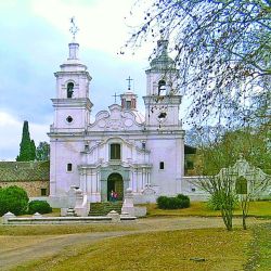 Imperdible recorrido a través de seis establecimientos cordobeses de los siglos XVII y XVIII para adentrarnos en la cultura de los habitantes de la región mucho antes de que la Argentina declarara su Independencia.