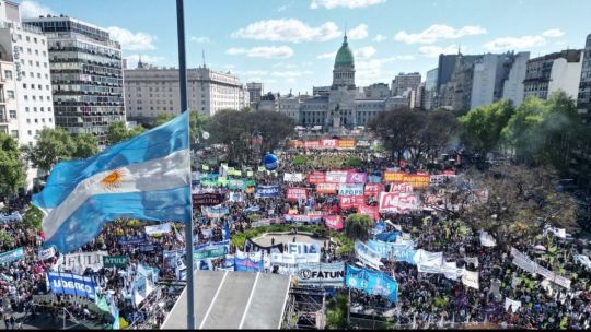 La movilización en defensa de la universidad pública fue multitudinaria