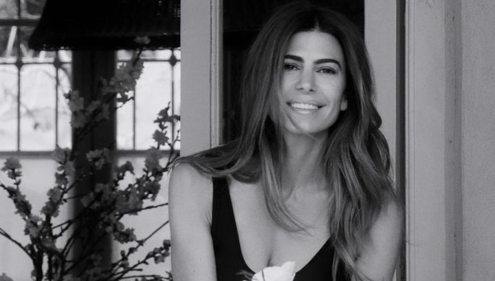 Sofisticado y minimalista: el look total black de Juliana Awada 