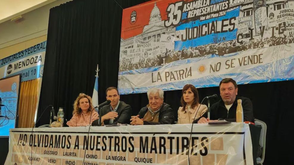 Ariel Lijo participó de un acto sindical en contra de Javier Milei