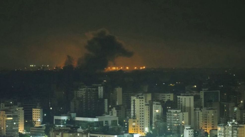 Israel bombardeó Beirut y Hezbolá respondió con misiles