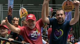 Lula en un acto con Guilherme Boulos, candidato del PT en San Pablo.